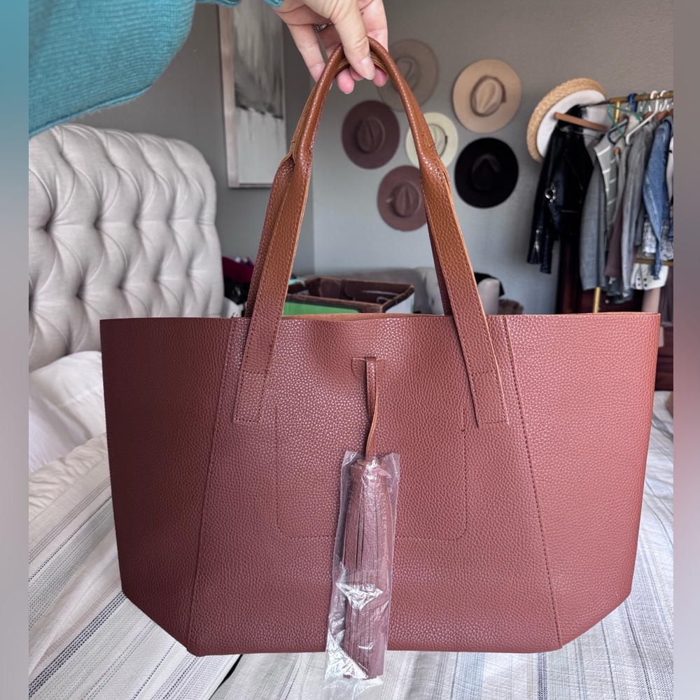 Tanger vegan leather bag tote nwot tassel detail